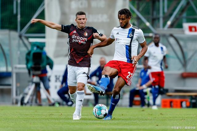 赛前两队实 赛前两队实