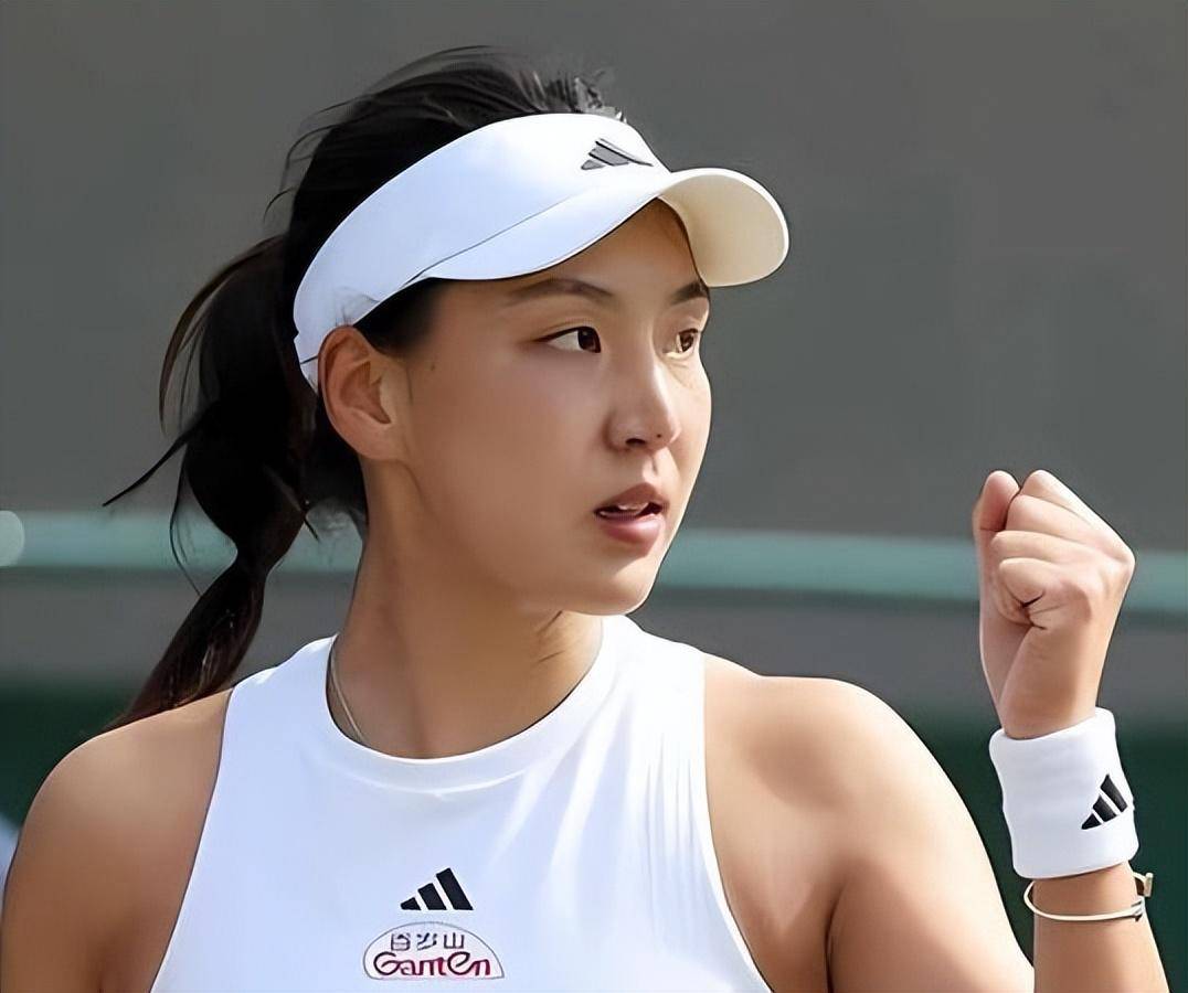 现出的冷静 现出的冷静