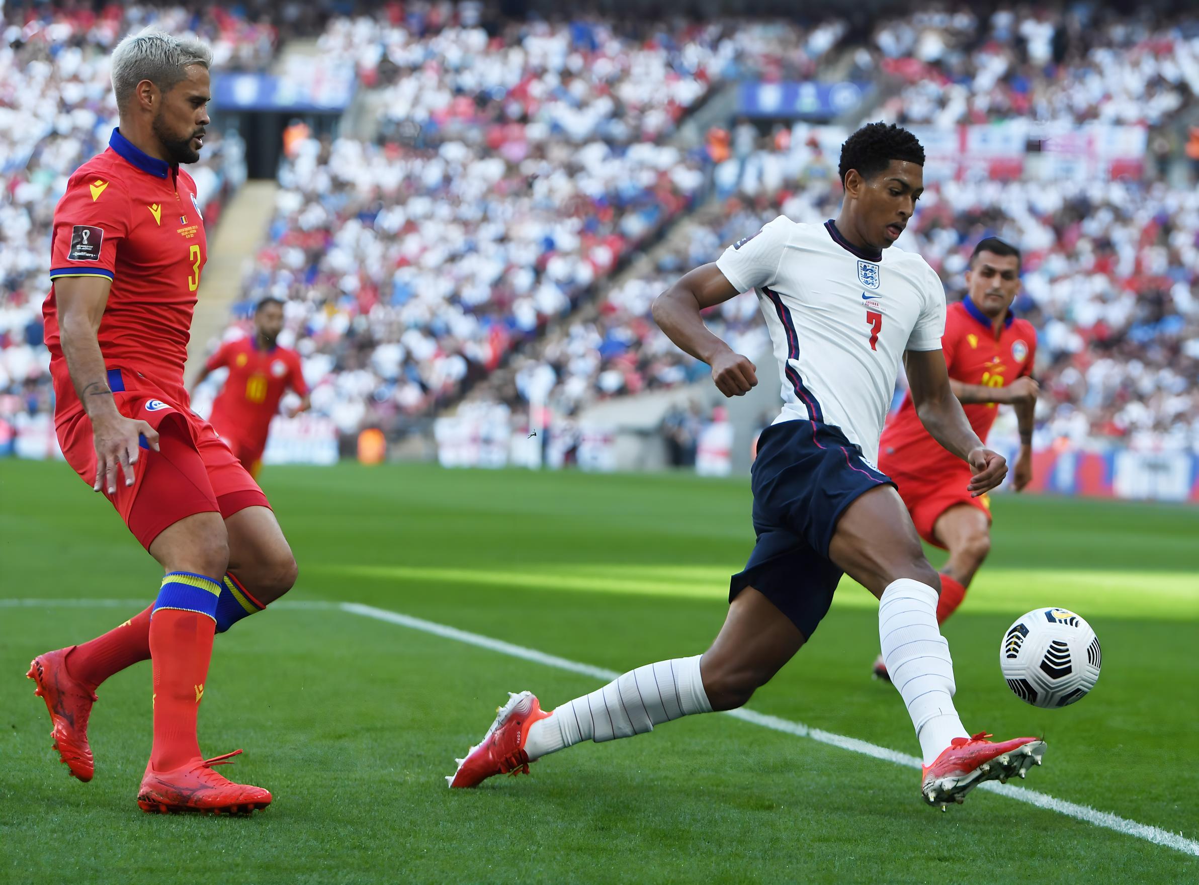 行多轮较量 行多轮较量