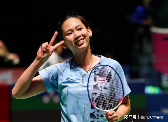 与挥棒剪影 与挥棒剪影