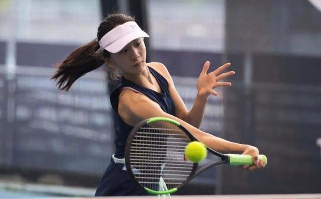 这枚银牌与 这枚银牌与